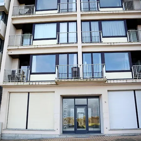 In Near Sandy Beaches * Nieuwpoort