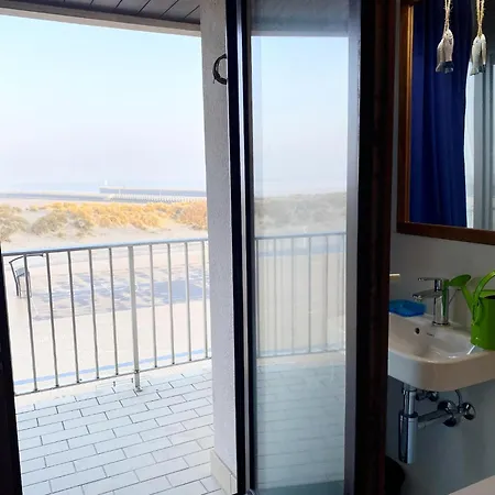 Apartment Waves & Relaxation Retreat
