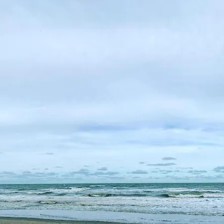 Lejlighed In Near Sandy Beaches *